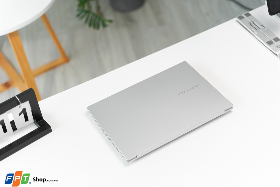 Laptop Asus Vivobook M1403QA-LY022W R5 5600H/8GB/512GB/14"WUXGA/Win 11